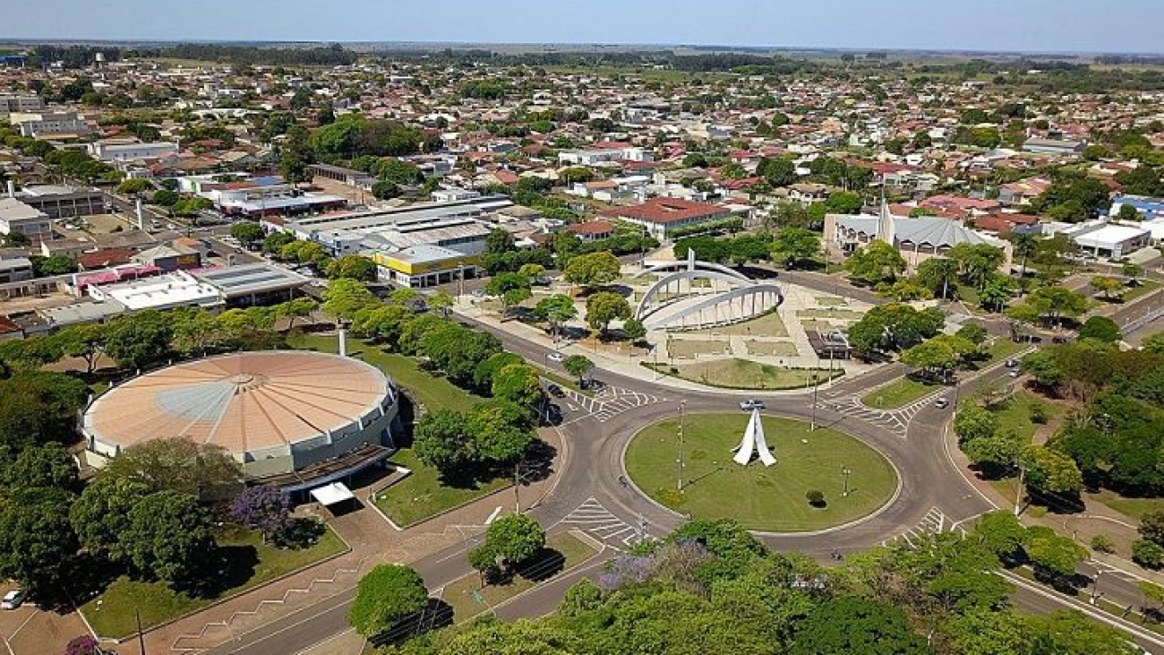 Nova-Andradina-Obras-de-Pavimentação-Foto-Edemir-Rodrigues-768x425-730x425