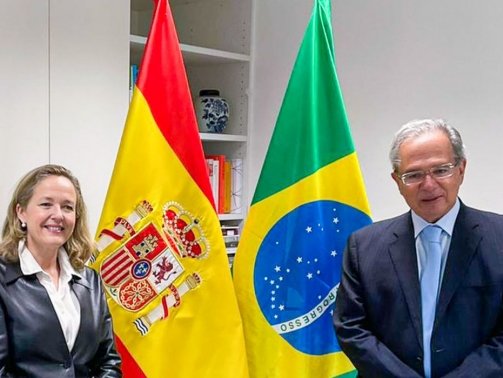 A ministra da Economia da Espanha, Nadia Calviño e o ministro da Economia do Brasil Paulo Guedes,durante reunião em Madri