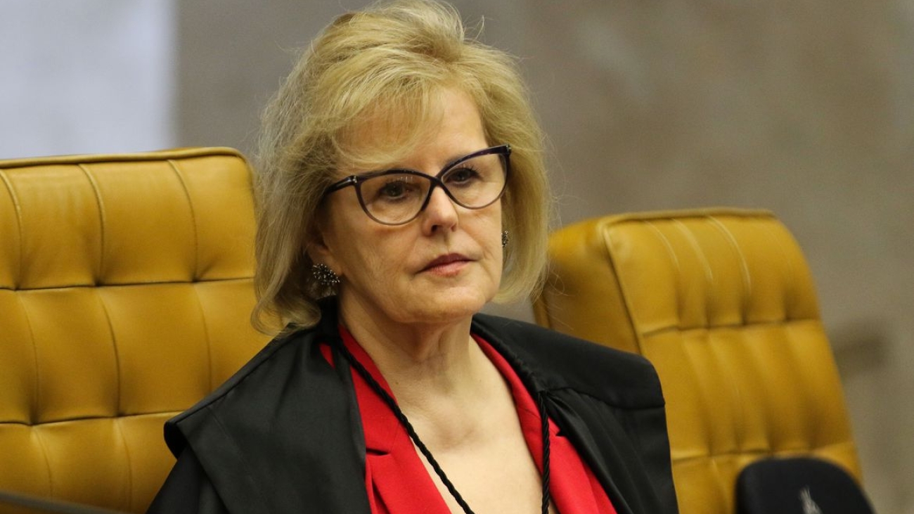 A ministra, Rosa Weber, durante sessão do STF que retoma julgamento sobre o compartilhamento de dados bancários e fiscais.