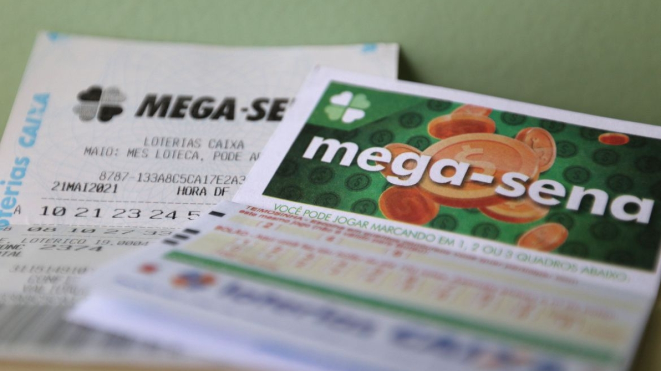Bilhetes de aposta da mega-sena.