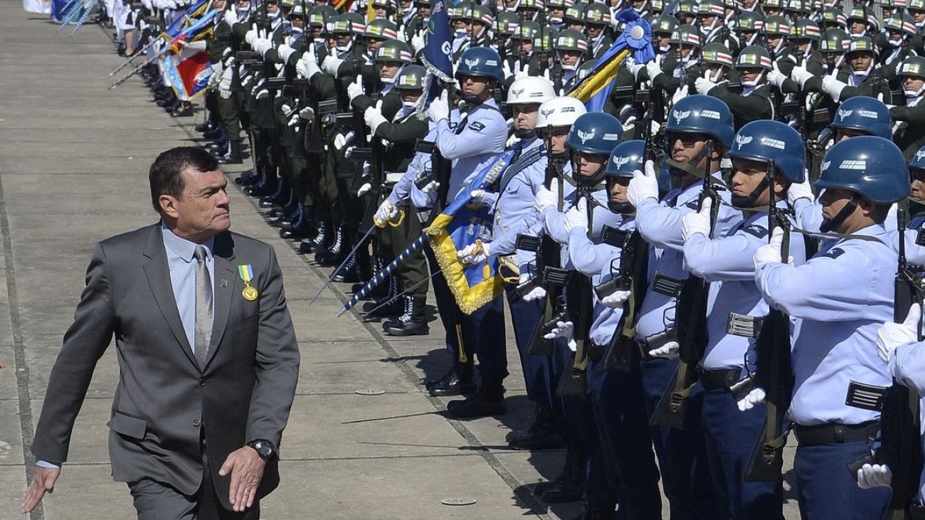 O ministro da Defesa, Paulo Sérgio Nogueira de Oliveira durante cerimônia do Dia da Vitória no Monumento aos Mortos da Segunda Guerra Mundial, no Rio.