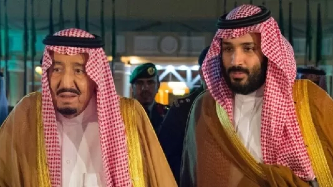 8nov2017-o-rei-da-arabia-saudita-salman-bin-abdulaziz-al-saud-esq-ao-lado-de-seu-filho-e-principe-mohammed-bin-salman-em-riad-1510226313280_615x300.jpg