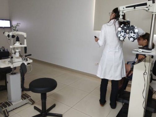 Exames-oftalmologicos-para-criancas-e-adolescentes-da-rede-publica-de-educacao-foto-SES-730x480-1