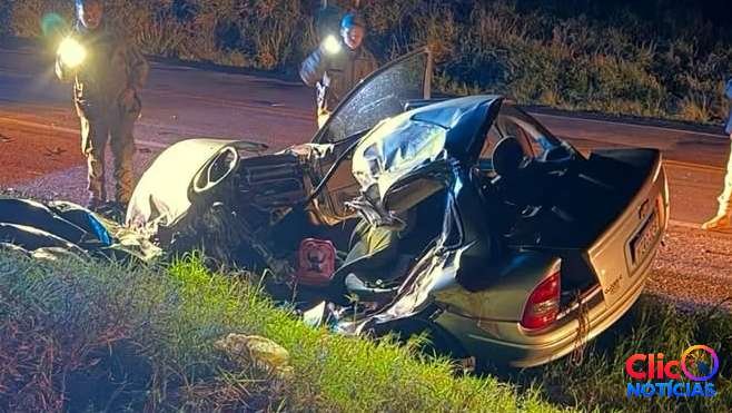 Acidente na BR-386 entre carro e caminhão em Sagrada Família