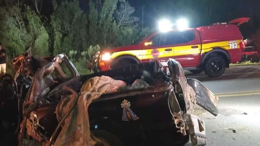 Acidente envolvendo quatro veículos deixa cinco feridos na BR-470