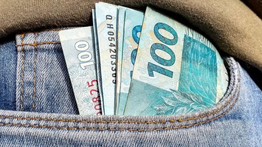 Bolsa Família de agosto: pagamento chega a beneficiários com NIS final 4