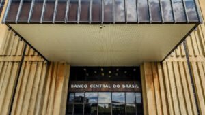 Copom reduz Selic para 14% ao ano durante reunião do Banco Central