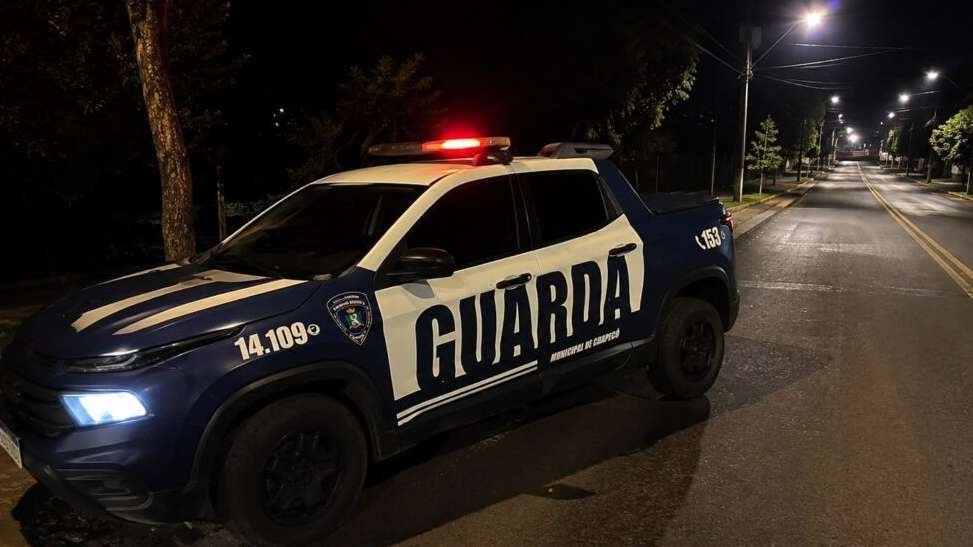 Guarda Municipal fiscaliza estacionamento irregular nas proximidades da Unochapecó, em Chapecó