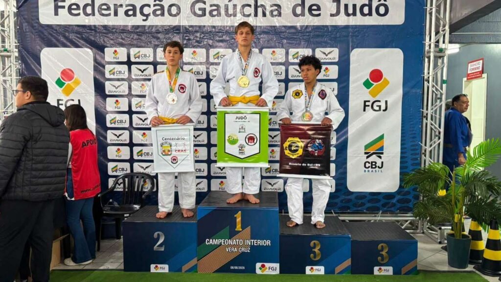 Lucas Stolarski, atleta de judô de Carlos Gomes, durante competição