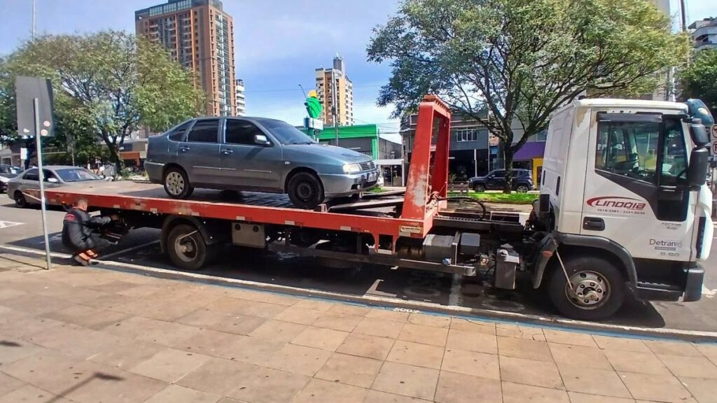 Motorista sem CNH se envolve em acidente na Avenida 7 de Setembro
