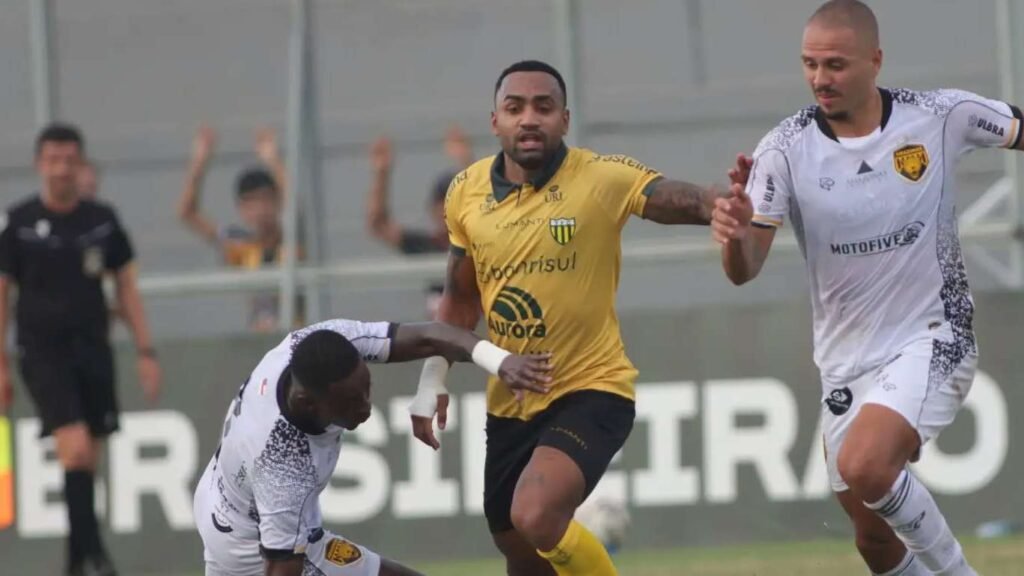 Ypiranga durante partida contra o Amazonas pela Série C