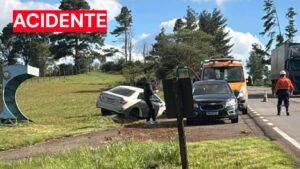 Acidente com três veículos deixa trânsito em alerta na ERS-135