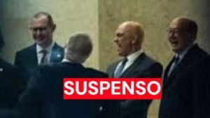 Dino pede vista e suspende julgamento sobre Moraes e Mendonça