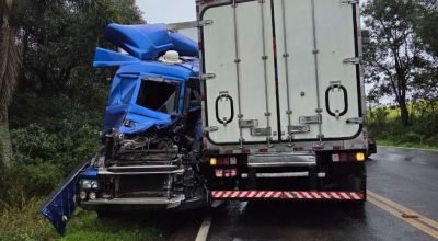 Acidente na RS-135 entre carreta e caminhão na Curva do S