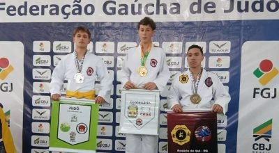 Atletas de Centenário no judô durante campeonato regional em Vera Cruz