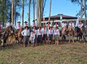 Cavalarianos levam a Chama Crioula em cavalgada de 330 km até Erechim