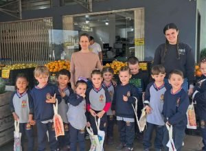 Crianças da Escola Othelo Rosa participam de projeto sobre cultura africana
