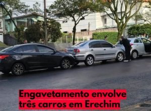 Três carros envolvidos em engavetamento na região central de Erechim.
