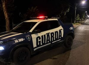 Guarda Municipal fiscaliza estacionamento irregular nas proximidades da Unochapecó, em Chapecó