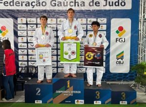 Lucas Stolarski, atleta de judô de Carlos Gomes, durante competição