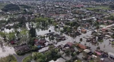 Elevação do Rio Iguaçu levou 274 famílias a deixarem áreas atingidas ou ameaçadas pela enchente.